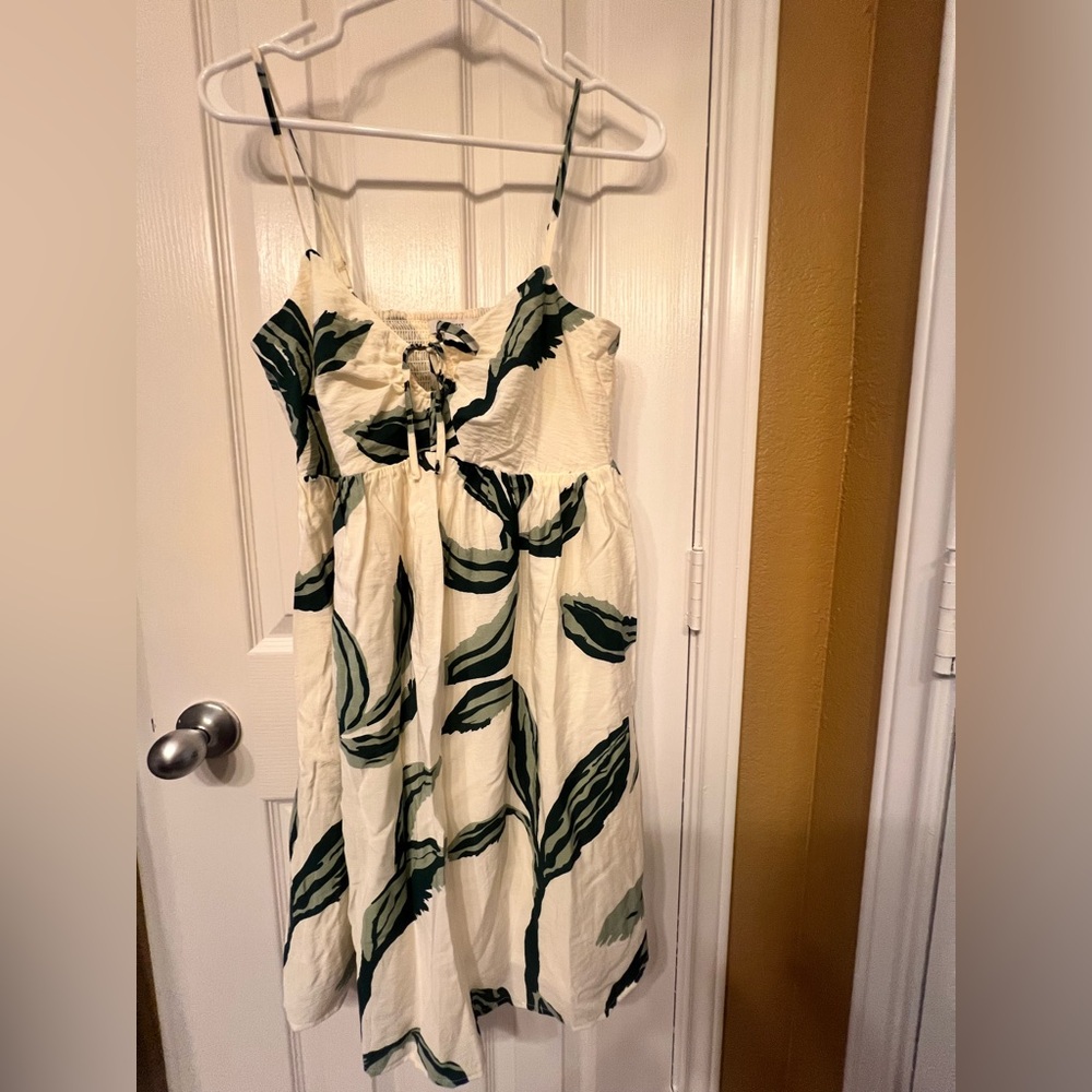 Nine West Cream and Green Leaf Print Sun Dress, size Small